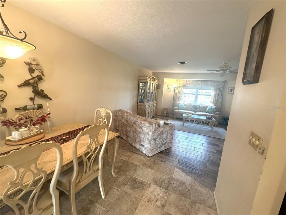 En Venta: $320,000 (2 camas, 2 baños, 1493 Pies cuadrados)