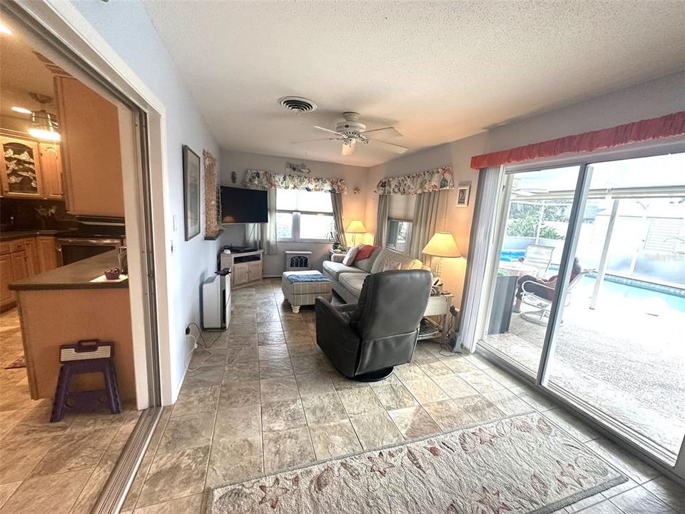 En Venta: $320,000 (2 camas, 2 baños, 1493 Pies cuadrados)