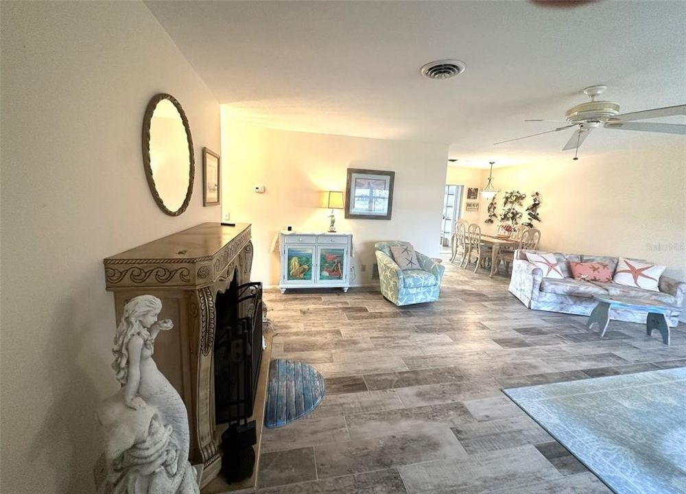 En Venta: $320,000 (2 camas, 2 baños, 1493 Pies cuadrados)