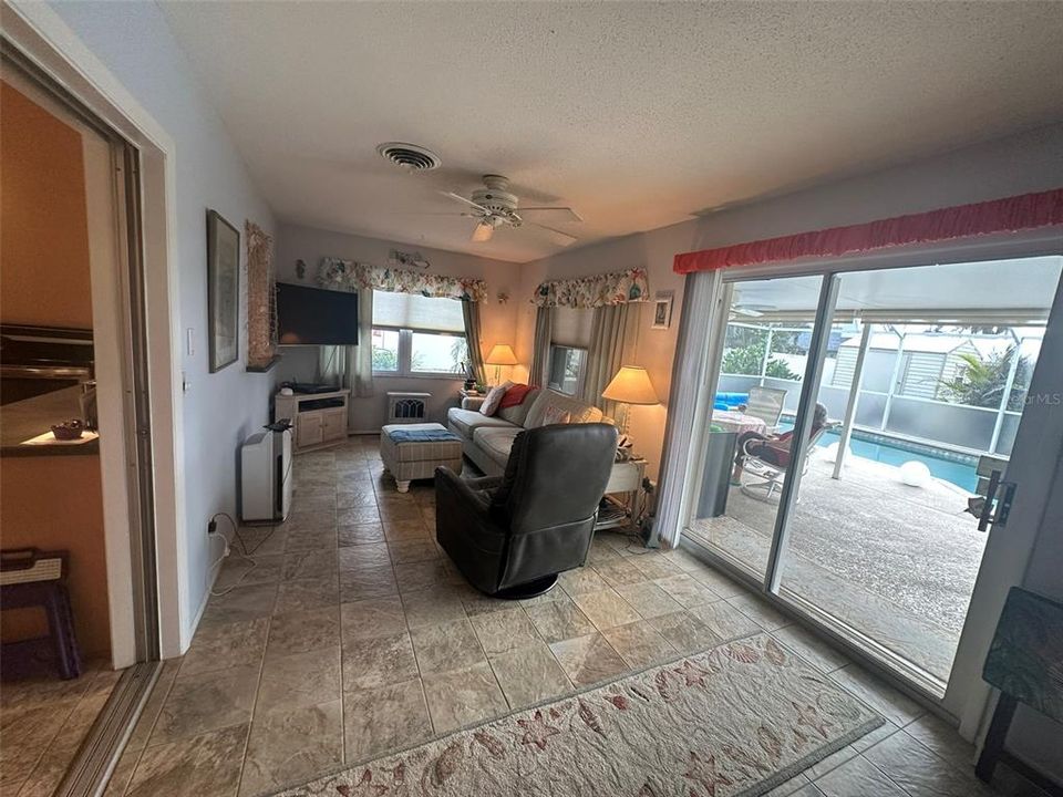 En Venta: $320,000 (2 camas, 2 baños, 1493 Pies cuadrados)