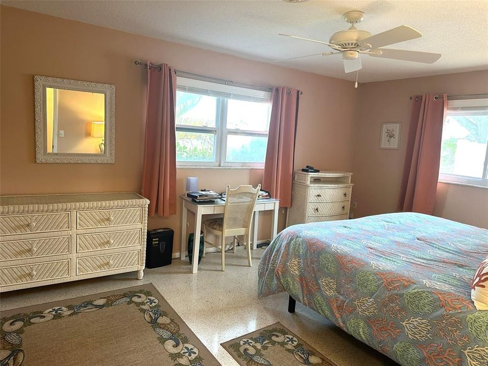 En Venta: $320,000 (2 camas, 2 baños, 1493 Pies cuadrados)