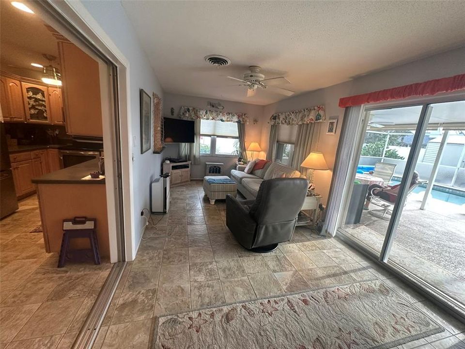 En Venta: $320,000 (2 camas, 2 baños, 1493 Pies cuadrados)