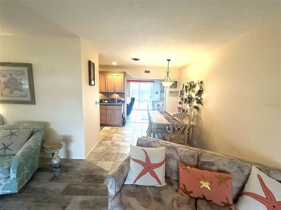 En Venta: $320,000 (2 camas, 2 baños, 1493 Pies cuadrados)