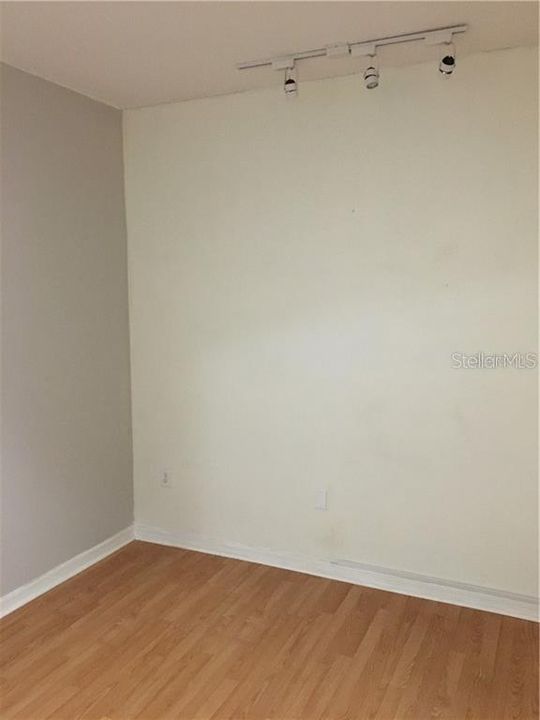 出租: $1,800 (2 贝兹, 2 浴室, 1611 平方英尺)