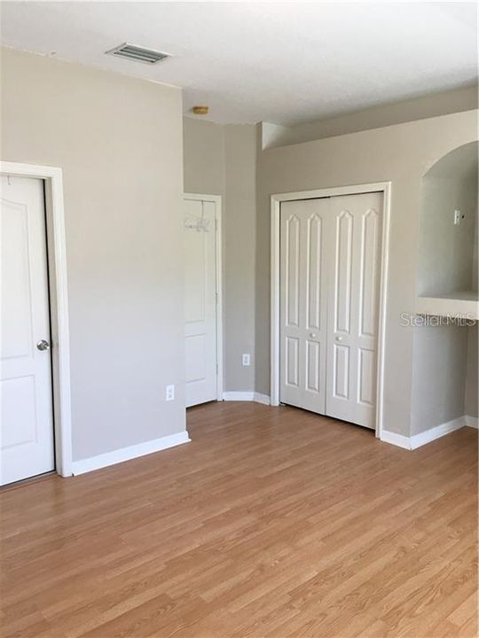 出租: $1,800 (2 贝兹, 2 浴室, 1611 平方英尺)