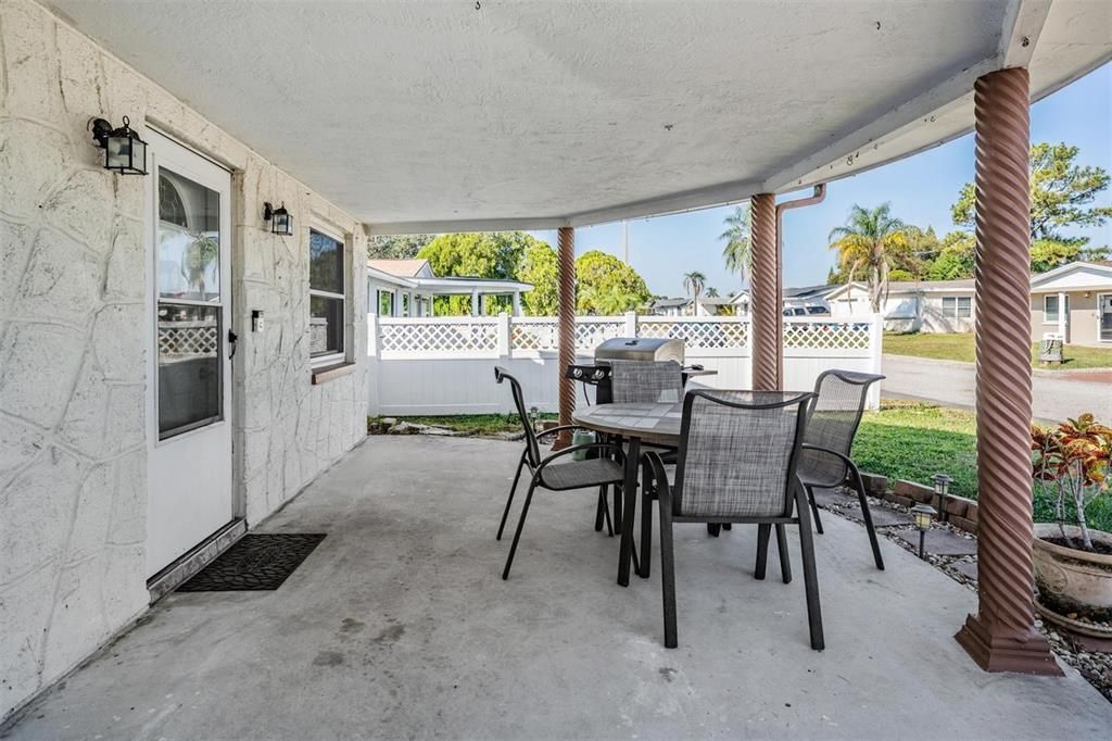 En Venta: $243,000 (2 camas, 2 baños, 1368 Pies cuadrados)