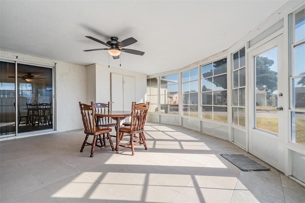 En Venta: $243,000 (2 camas, 2 baños, 1368 Pies cuadrados)