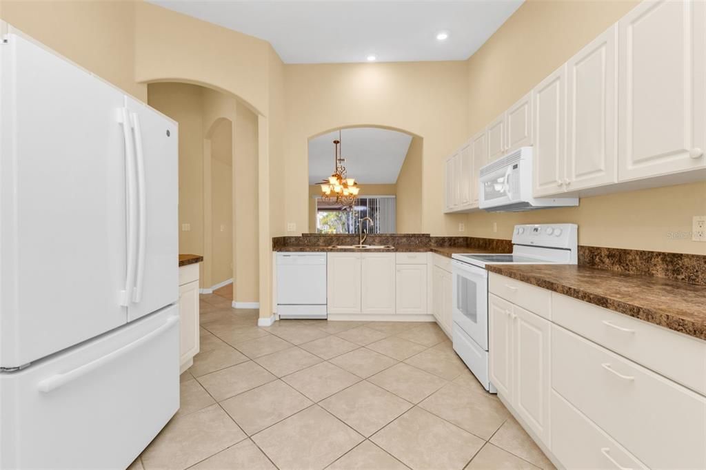 待售: $244,900 (2 贝兹, 2 浴室, 1451 平方英尺)