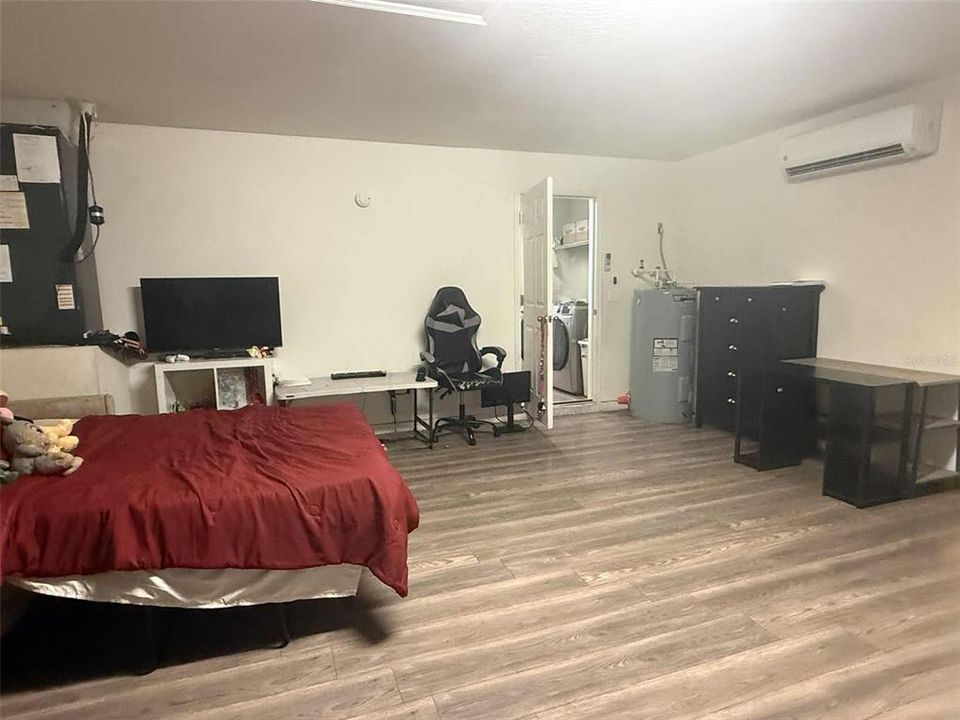 For Sale: $319,900 (3 beds, 2 baths, 2035 Square Feet)