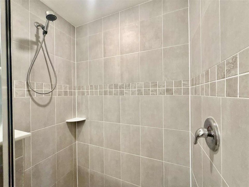 For Sale: $319,900 (3 beds, 2 baths, 2035 Square Feet)