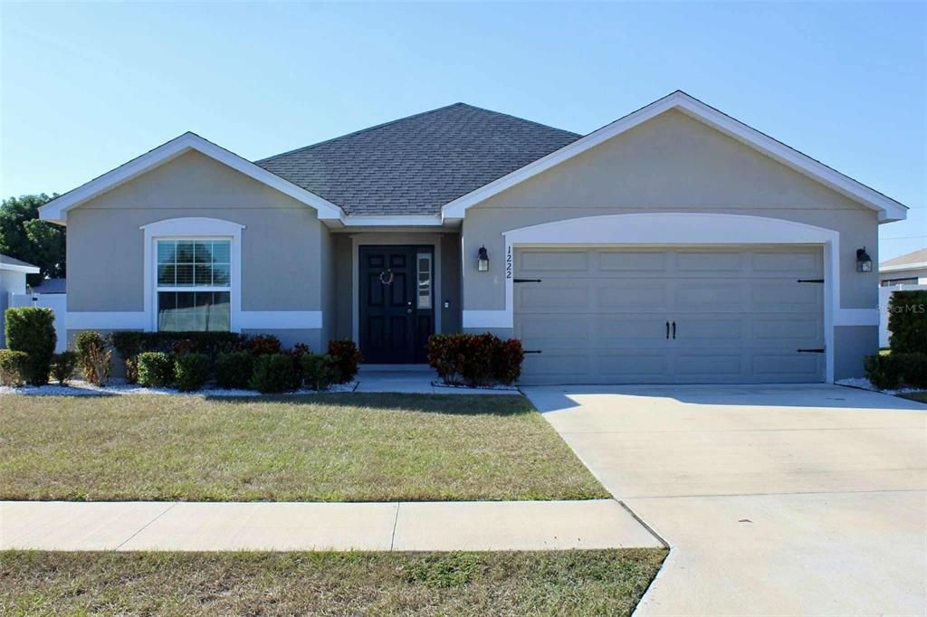 For Sale: $319,900 (3 beds, 2 baths, 2035 Square Feet)