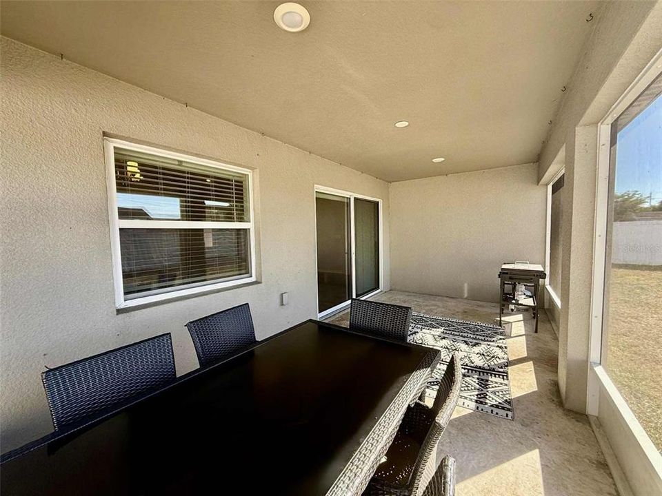 For Sale: $319,900 (3 beds, 2 baths, 2035 Square Feet)