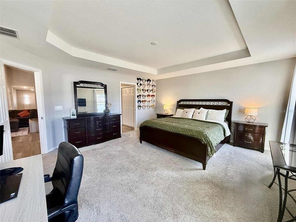 For Sale: $319,900 (3 beds, 2 baths, 2035 Square Feet)