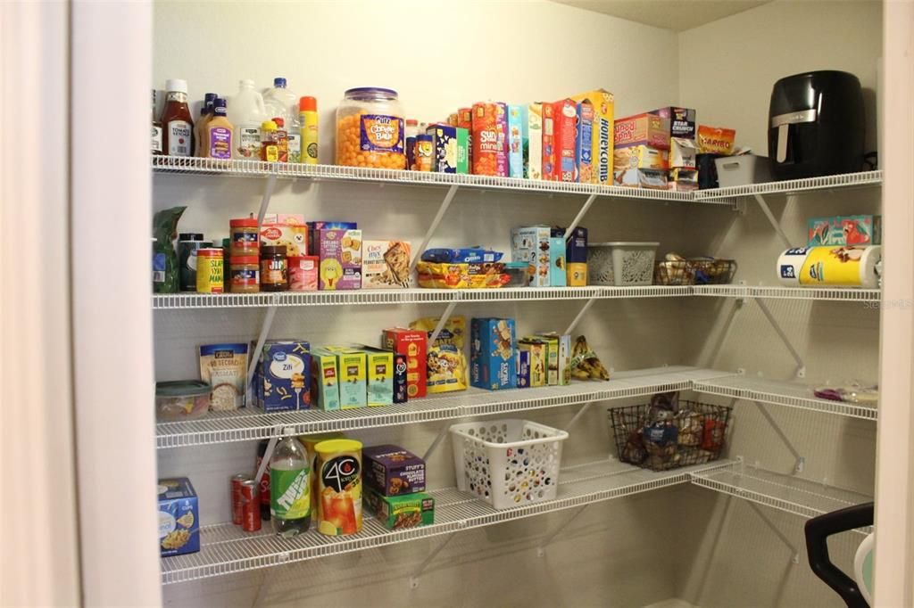 For Sale: $319,900 (3 beds, 2 baths, 2035 Square Feet)