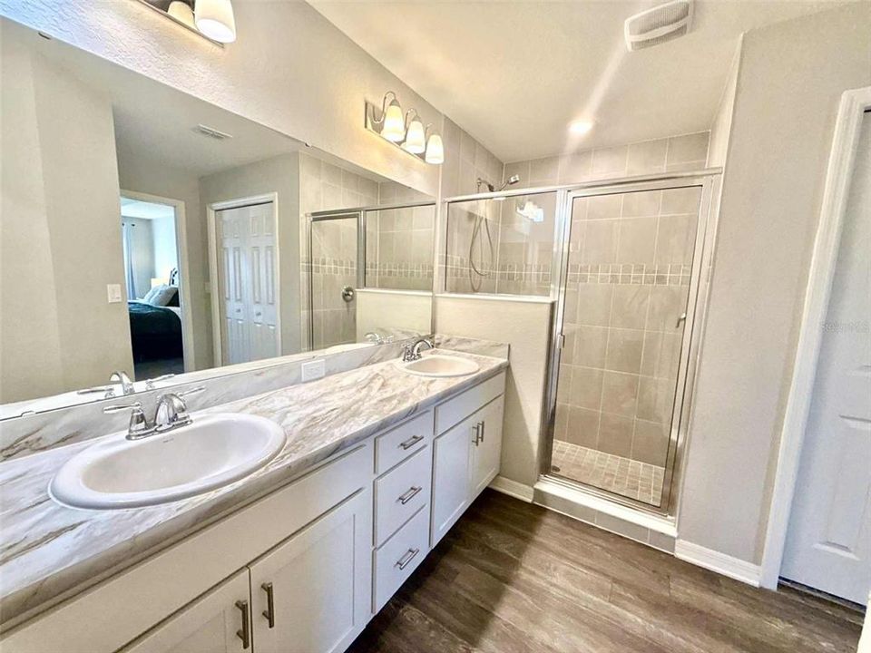 For Sale: $319,900 (3 beds, 2 baths, 2035 Square Feet)