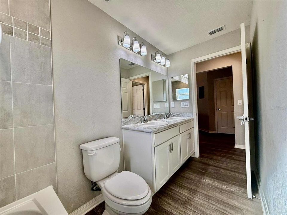 For Sale: $319,900 (3 beds, 2 baths, 2035 Square Feet)