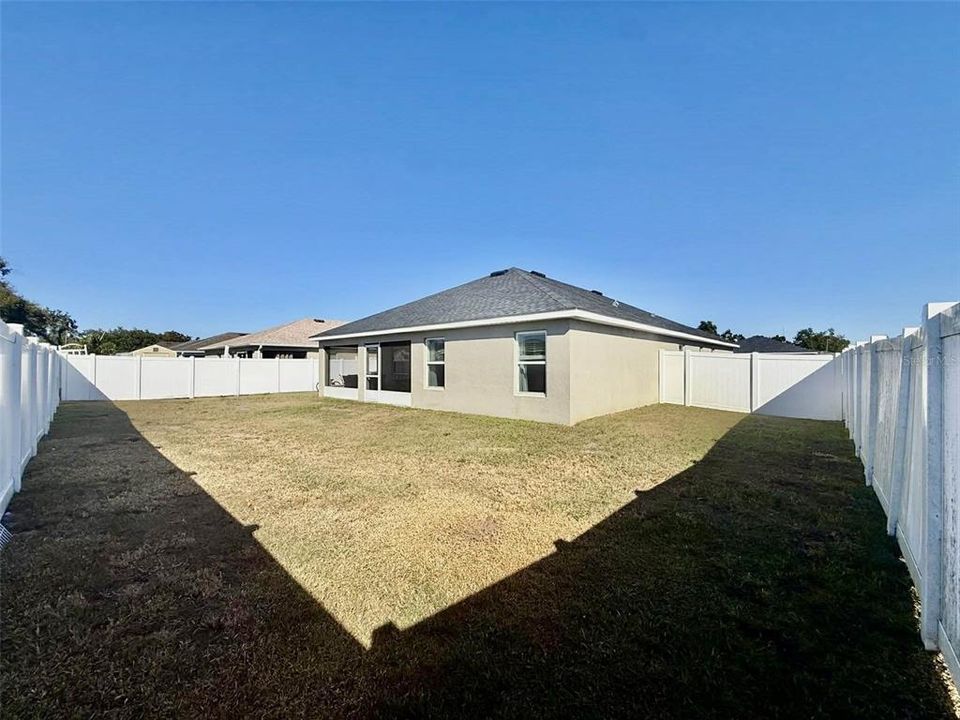 For Sale: $319,900 (3 beds, 2 baths, 2035 Square Feet)