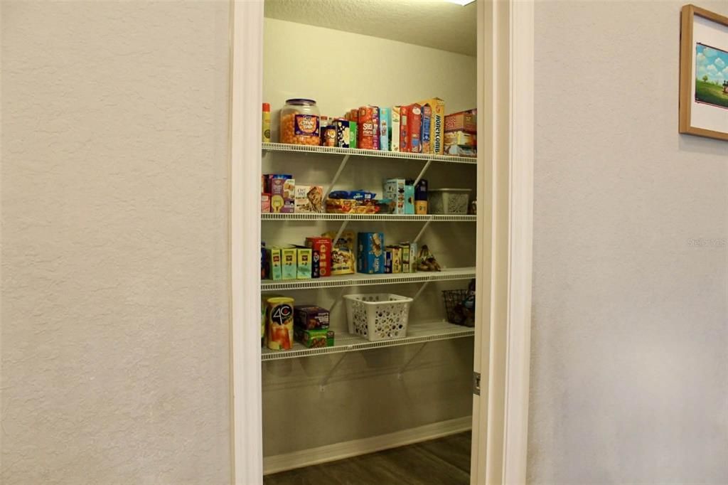 For Sale: $319,900 (3 beds, 2 baths, 2035 Square Feet)