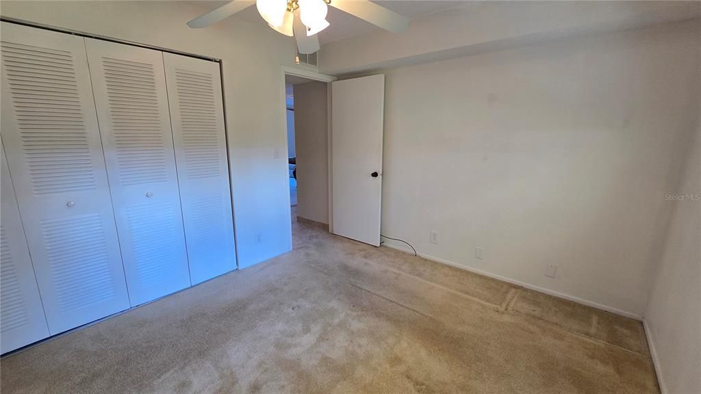 На продажу: $129,888 (2 спален, 1 ванн, 840 Квадратных фут)