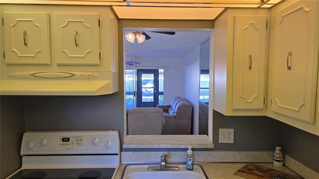 На продажу: $129,888 (2 спален, 1 ванн, 840 Квадратных фут)