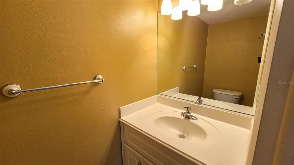 На продажу: $129,888 (2 спален, 1 ванн, 840 Квадратных фут)