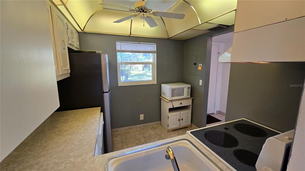 На продажу: $129,888 (2 спален, 1 ванн, 840 Квадратных фут)