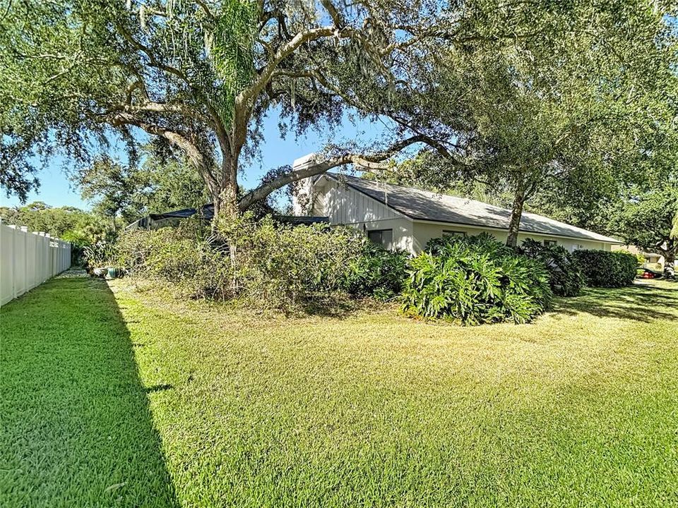 Active With Contract: $599,000 (4 beds, 3 baths, 2412 Square Feet)