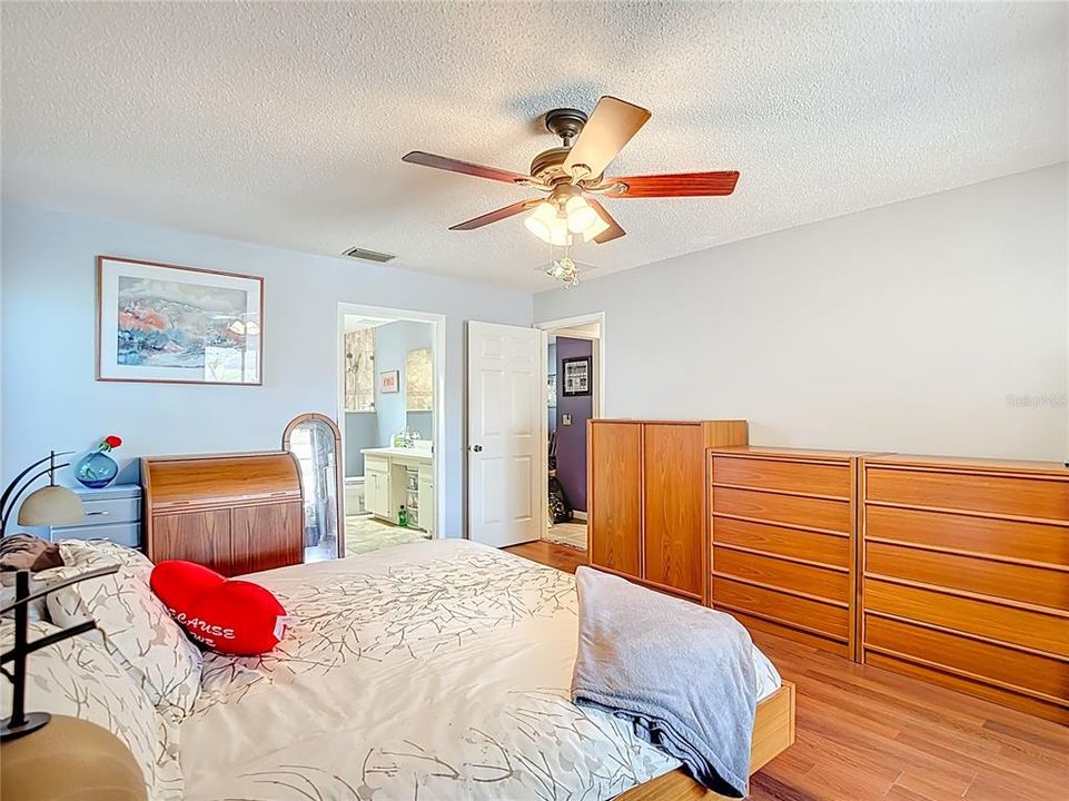 Active With Contract: $599,000 (4 beds, 3 baths, 2412 Square Feet)