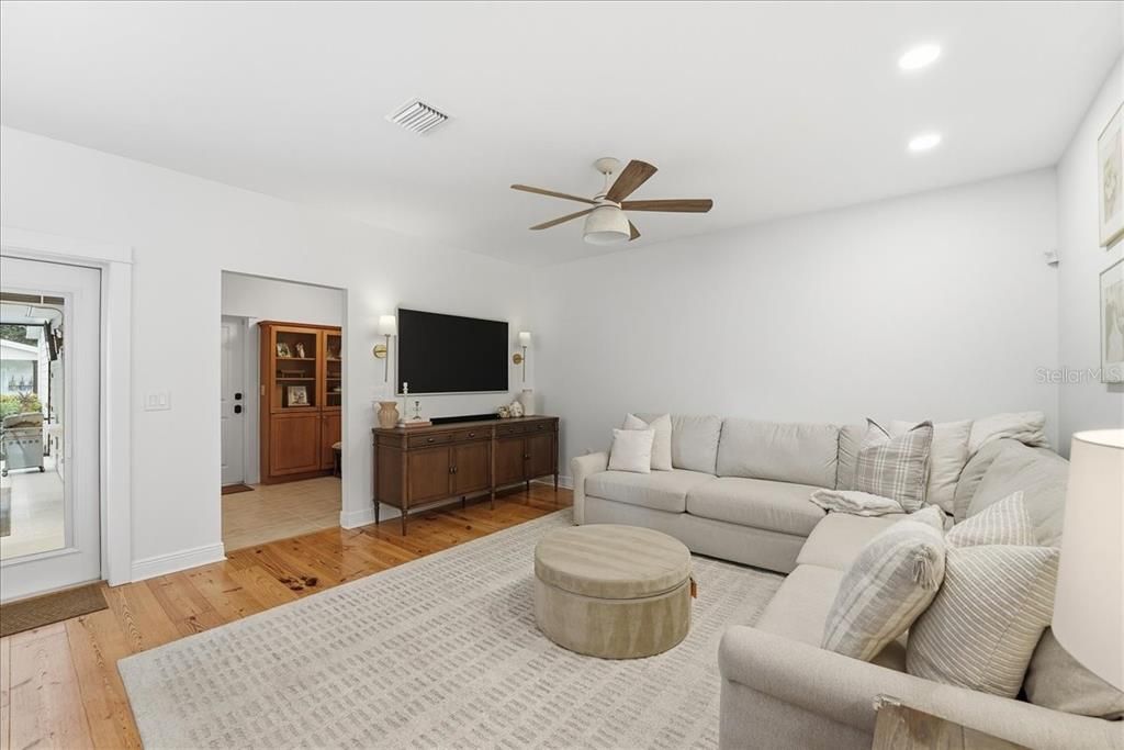 待售: $1,025,000 (4 贝兹, 2 浴室, 3087 平方英尺)