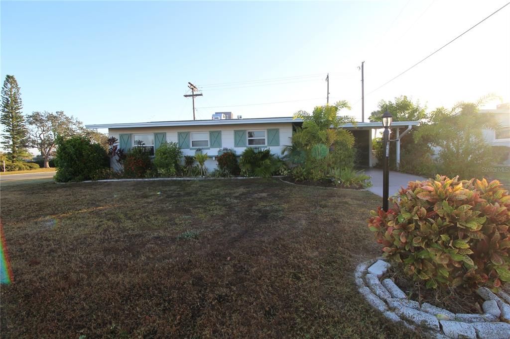 For Rent: $1,850 (2 beds, 2 baths, 1266 Square Feet)