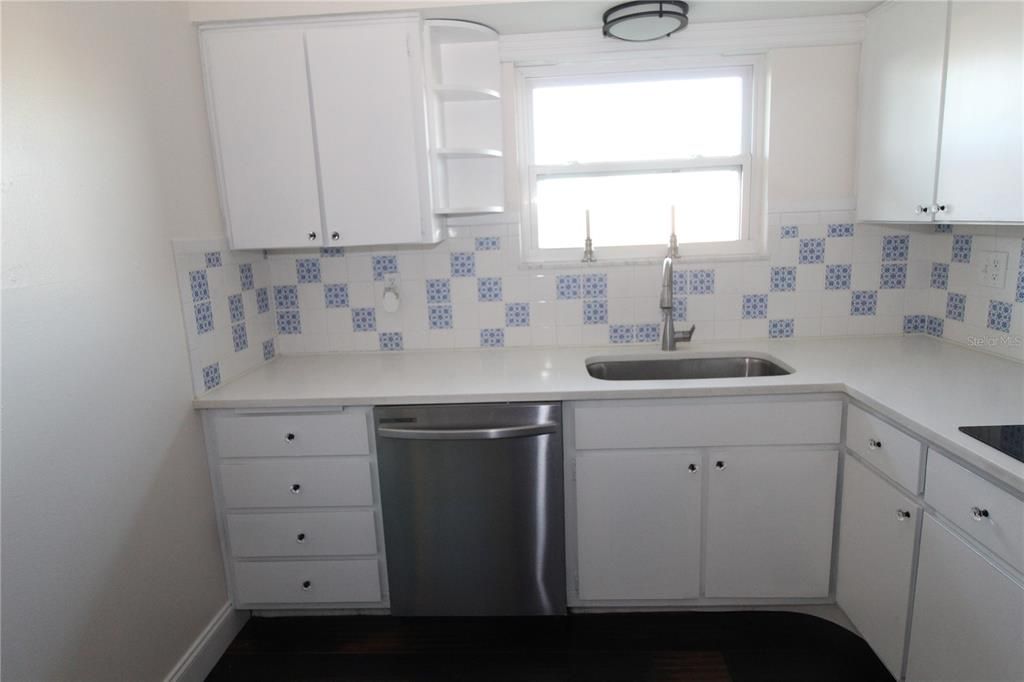 For Rent: $1,850 (2 beds, 2 baths, 1266 Square Feet)
