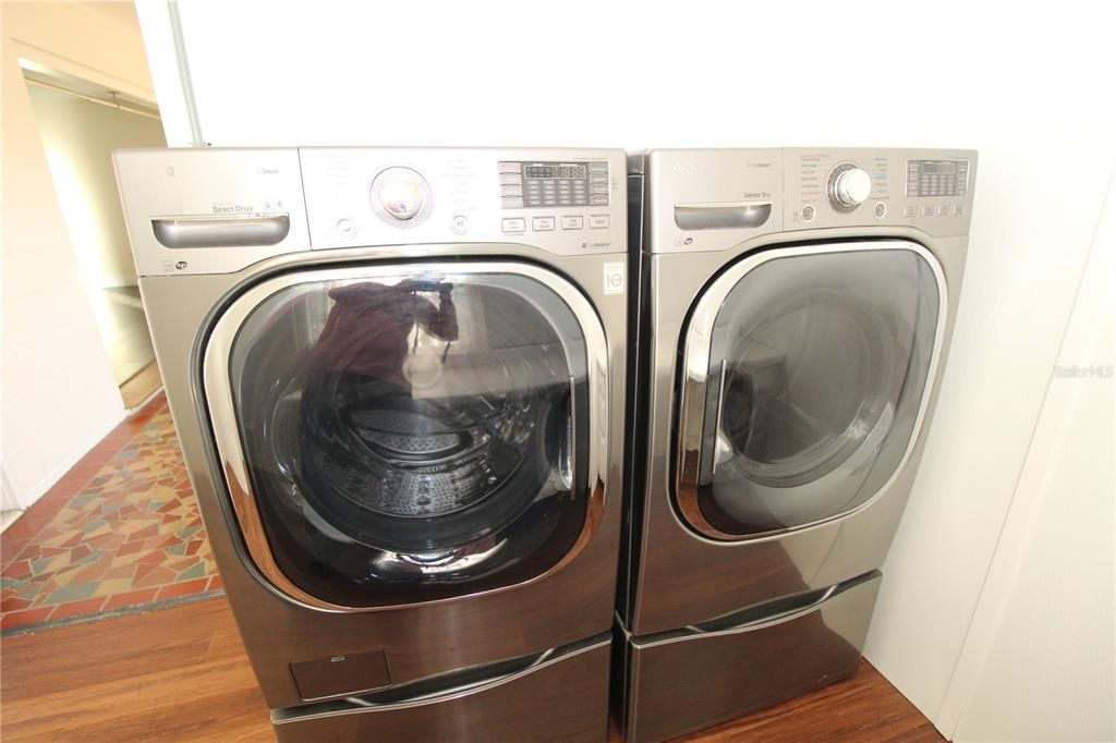 For Rent: $1,850 (2 beds, 2 baths, 1266 Square Feet)