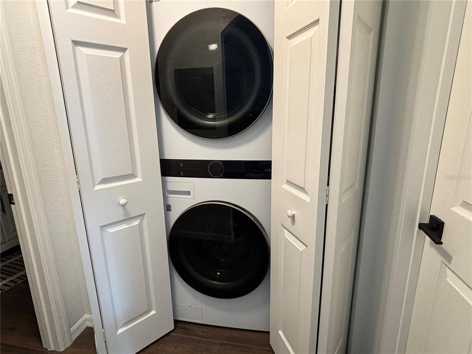 For Rent: $1,800 (1 beds, 1 baths, 752 Square Feet)