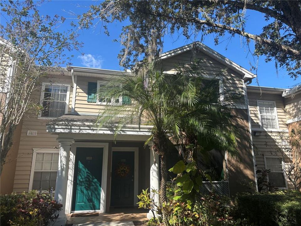 For Rent: $1,800 (1 beds, 1 baths, 752 Square Feet)