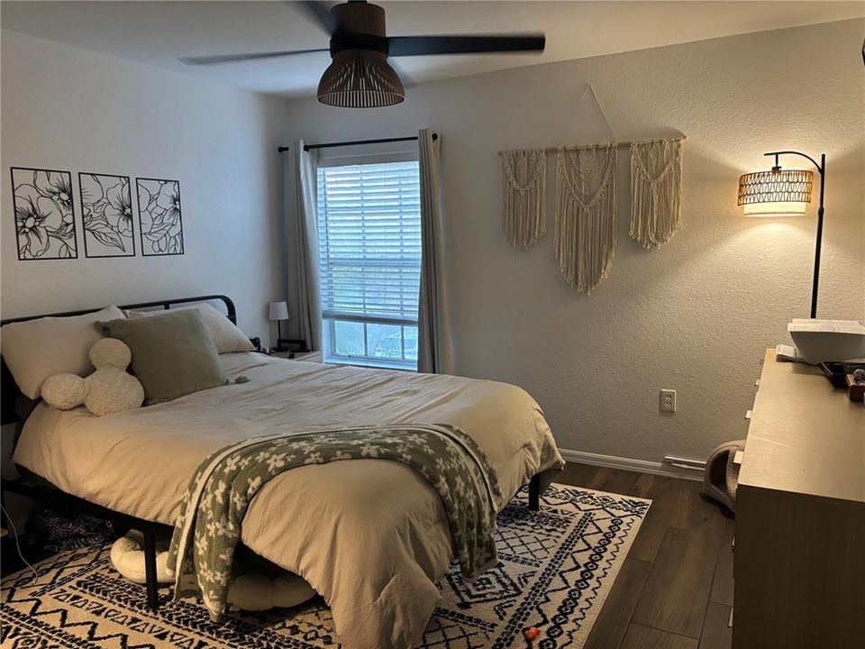 For Rent: $1,800 (1 beds, 1 baths, 752 Square Feet)