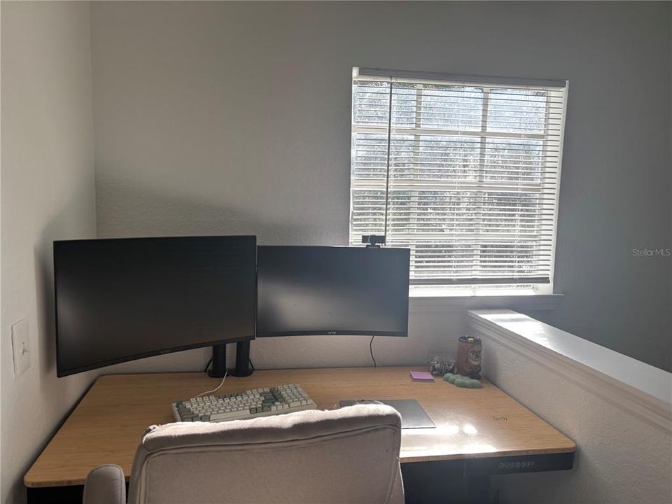 For Rent: $1,800 (1 beds, 1 baths, 752 Square Feet)