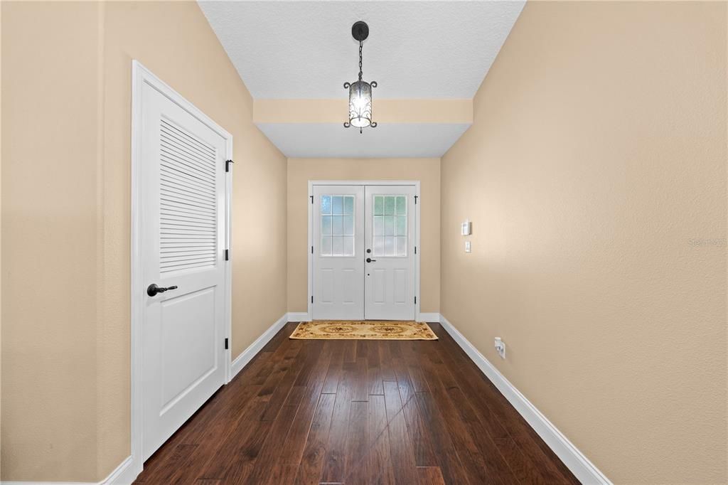 待售: $799,900 (4 贝兹, 2 浴室, 2380 平方英尺)