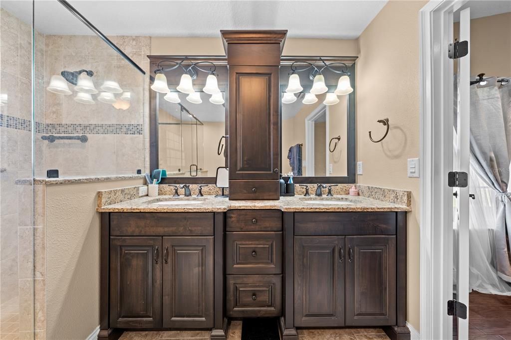 待售: $799,900 (4 贝兹, 2 浴室, 2380 平方英尺)