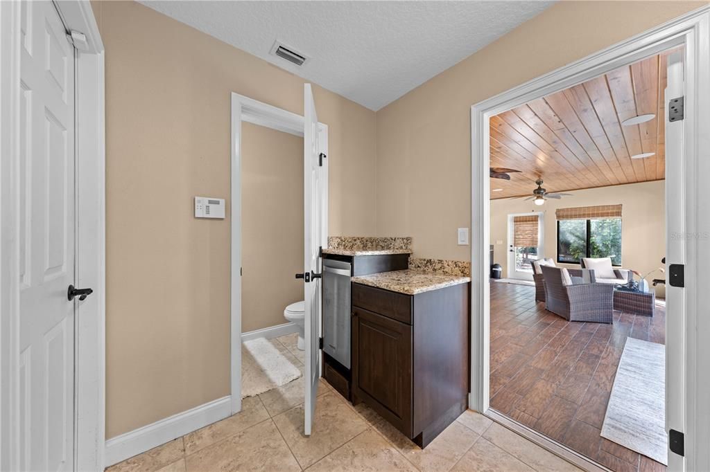 待售: $799,900 (4 贝兹, 2 浴室, 2380 平方英尺)