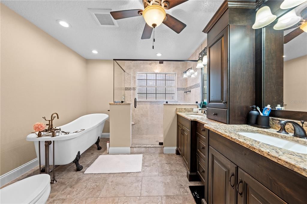 待售: $799,900 (4 贝兹, 2 浴室, 2380 平方英尺)