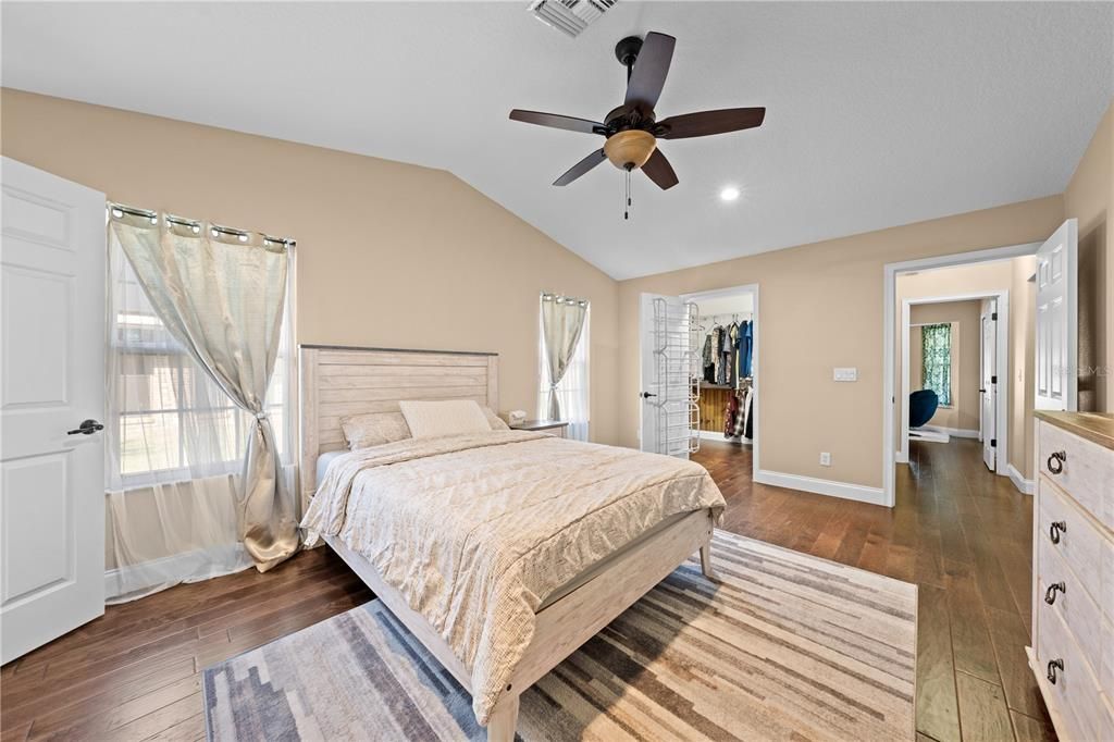 待售: $799,900 (4 贝兹, 2 浴室, 2380 平方英尺)