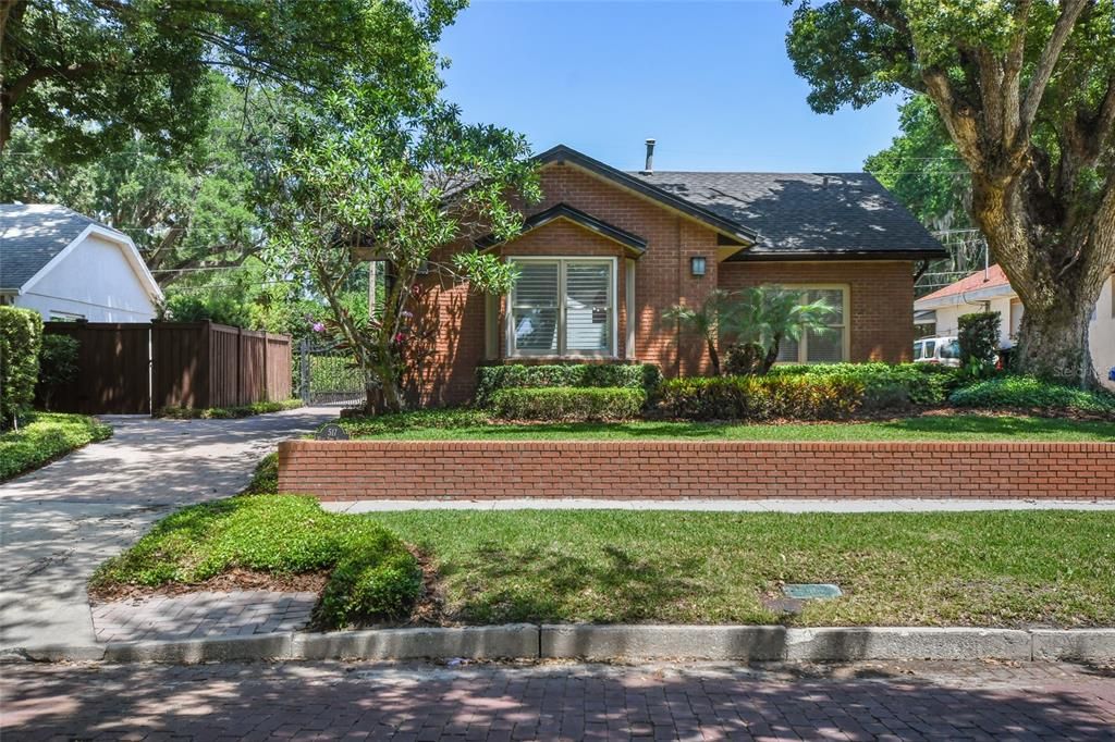 For Sale: $685,000 (3 beds, 2 baths, 1938 Square Feet)