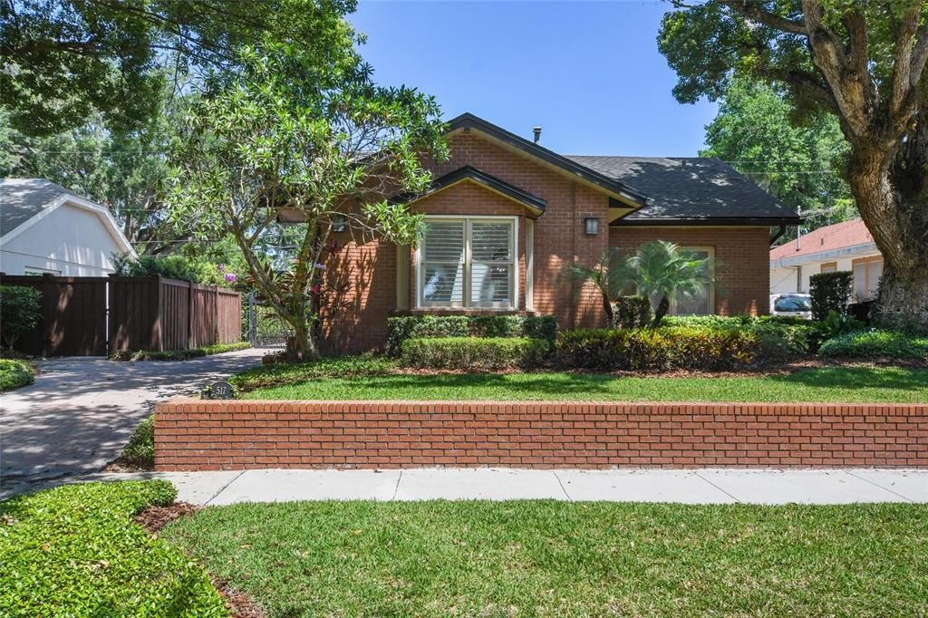 For Sale: $685,000 (3 beds, 2 baths, 1938 Square Feet)