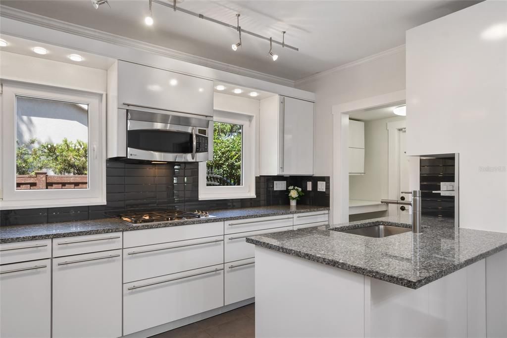 For Sale: $685,000 (3 beds, 2 baths, 1938 Square Feet)