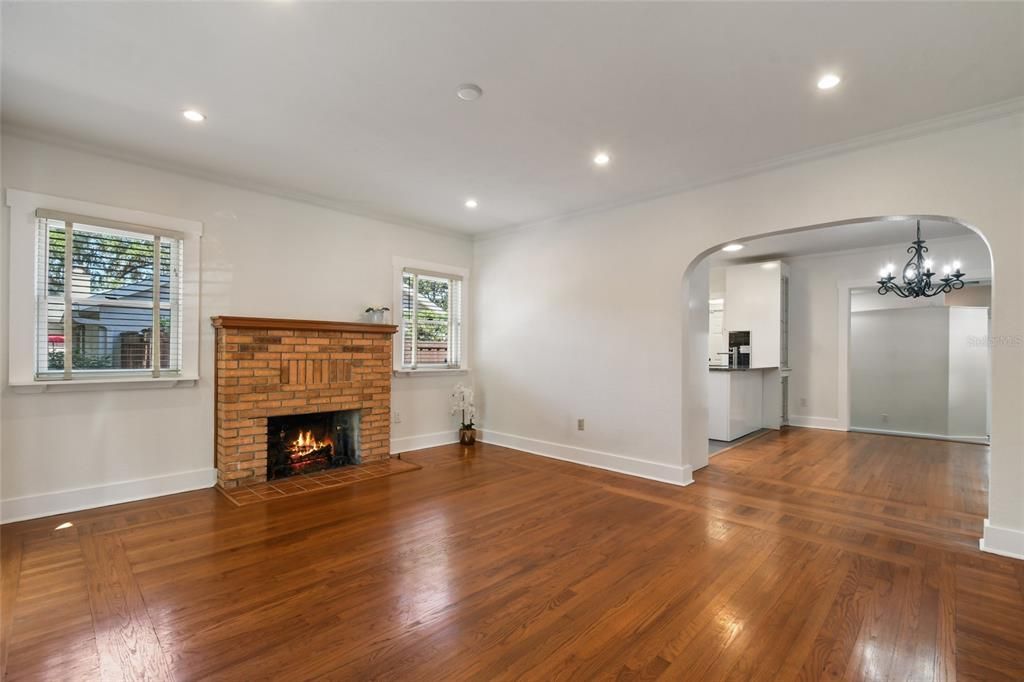 For Sale: $685,000 (3 beds, 2 baths, 1938 Square Feet)