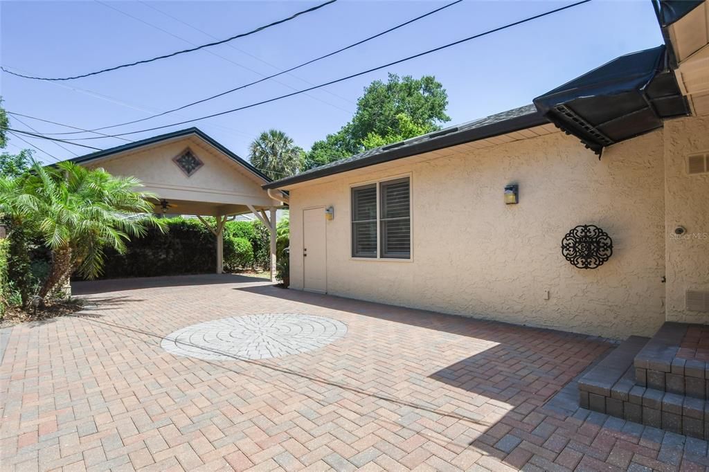 For Sale: $685,000 (3 beds, 2 baths, 1938 Square Feet)