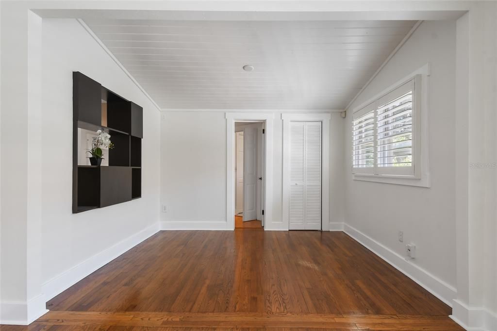 For Sale: $685,000 (3 beds, 2 baths, 1938 Square Feet)