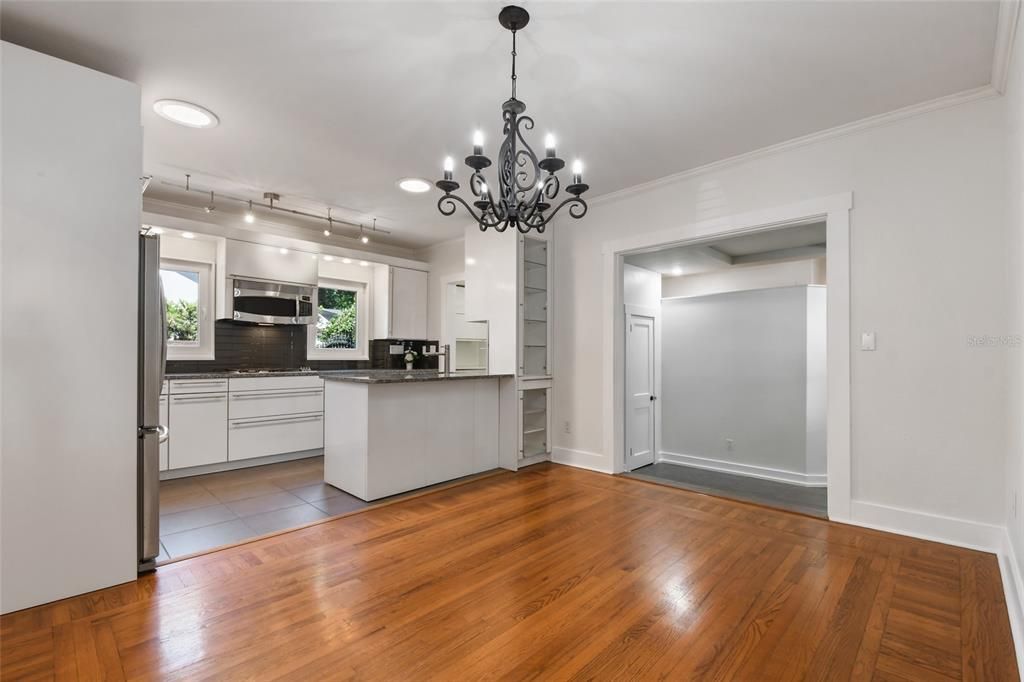 For Sale: $685,000 (3 beds, 2 baths, 1938 Square Feet)