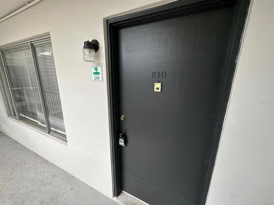 待售: $105,000 (1 贝兹, 1 浴室, 650 平方英尺)