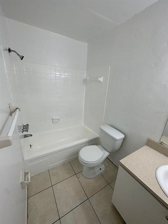 待售: $105,000 (1 贝兹, 1 浴室, 650 平方英尺)